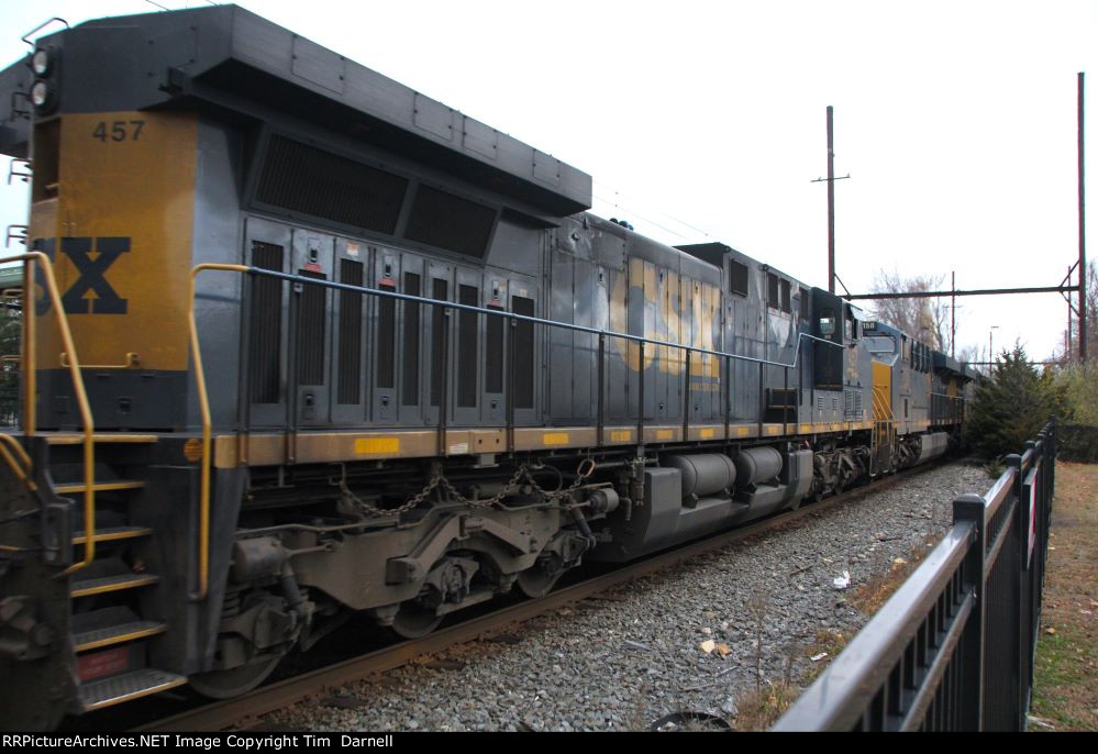 CSX 457 on M410